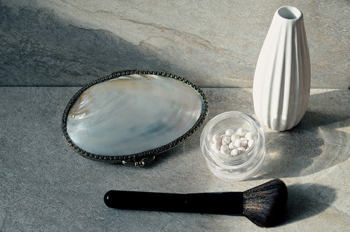 Pearl Powder Unveiled: A Step-by-Step Guide to Incorporating It into Your Skincare Rituals for Timeless Radiance